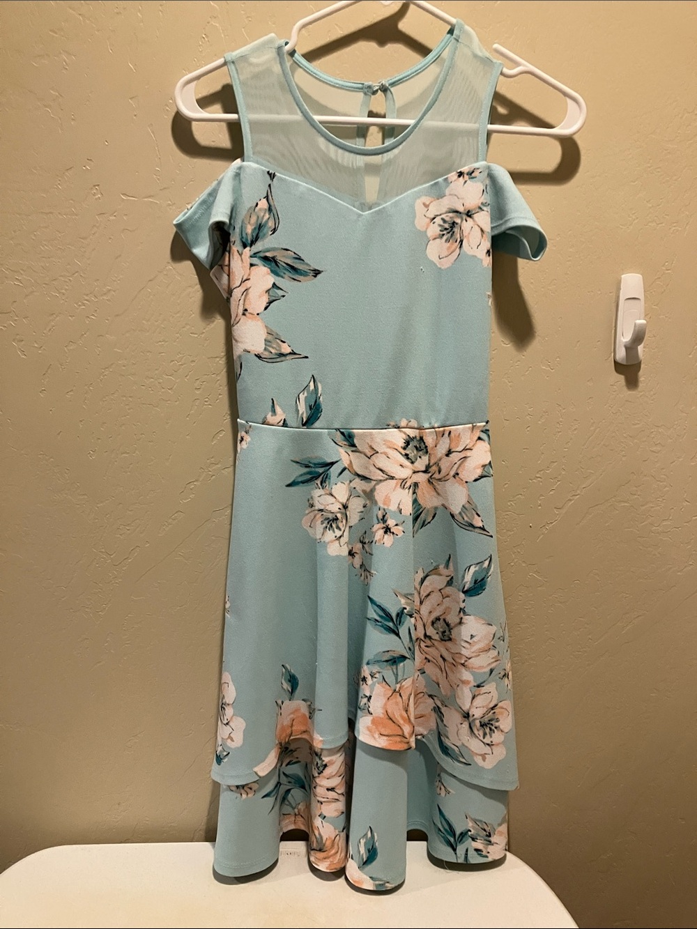 Girls' Light Blue Floral Cold-Shoulder Dress Size 12 Mesh Sweetheart Neckline
